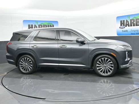 Used 2023 Hyundai Palisade Calligraphy w/ Cargo Package AWD/4WD image 7