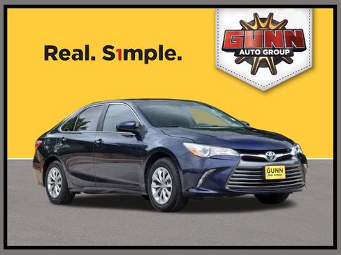 Used 2016 Toyota Camry LE FWD image 1