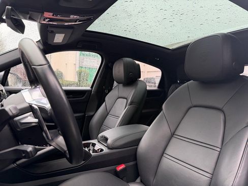 Used 2022 Porsche Cayenne E-Hybrid Coupe image 12