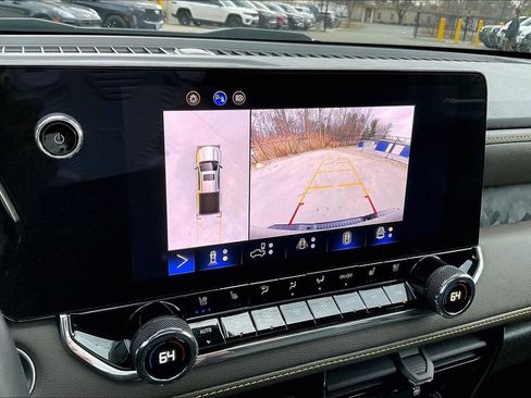 Used 2024 Chevrolet Colorado ZR2 w/ ZR2 Convenience Package III image 15