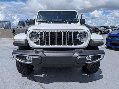 Certified 2025 Jeep Wrangler Unlimited Sahara AWD/4WD image 8