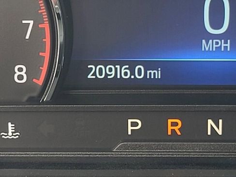 Used 2022 Ford Explorer XLT image 28