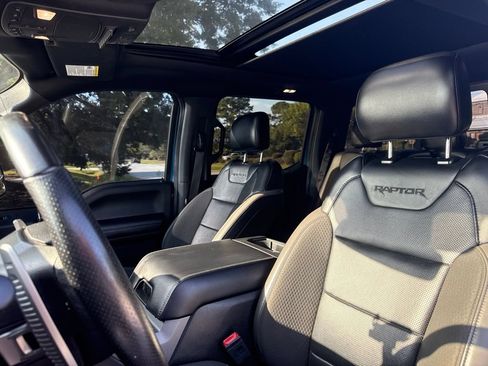 Used 2019 Ford F150 Raptor w/ Equipment Group 802A Luxury AWD/4WD image 12