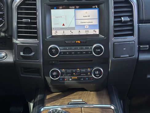 Used 2018 Ford Expedition Platinum image 26