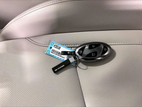 Certified 2025 Hyundai Tucson SEL image 50