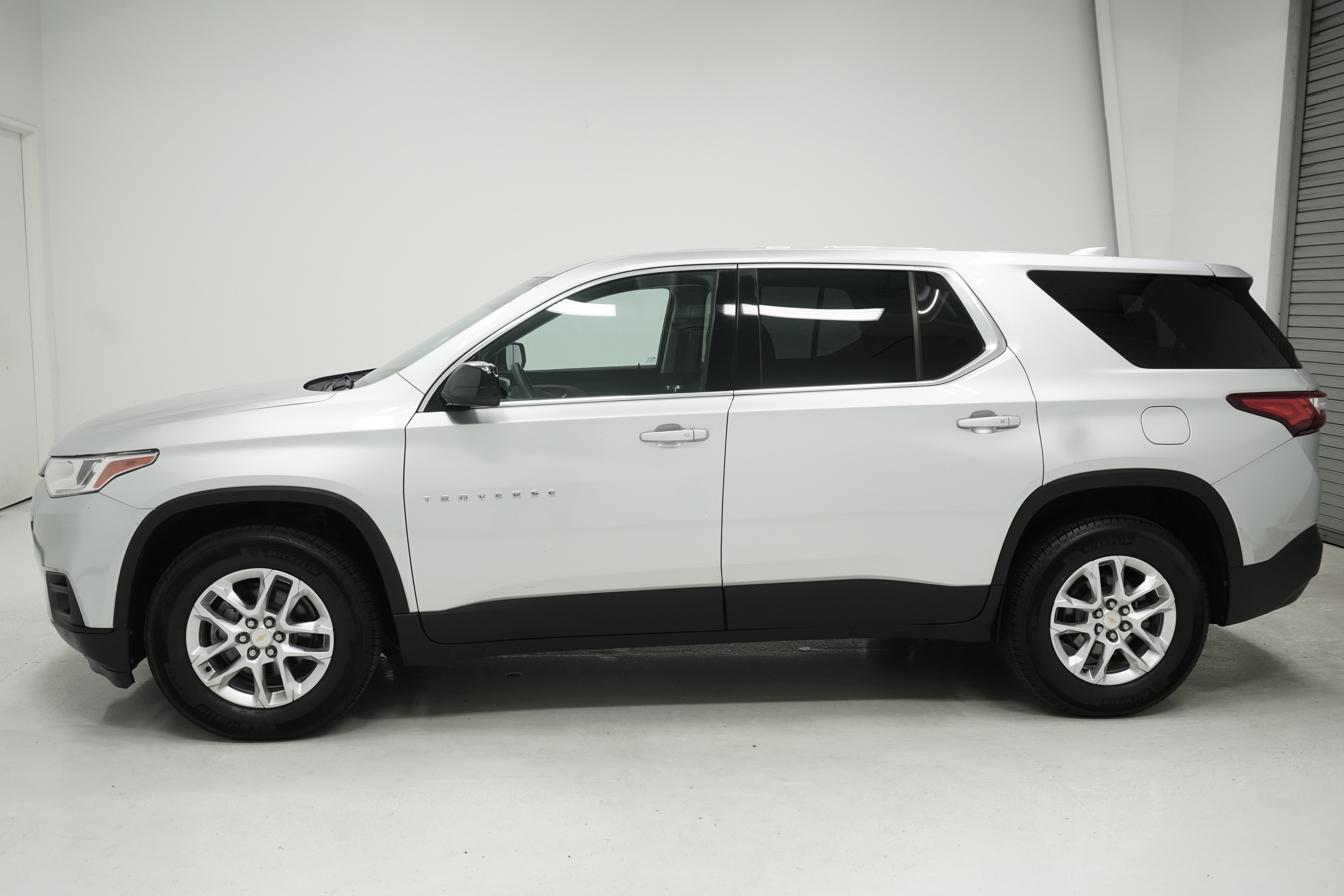 Used 2019 Chevrolet Traverse LS FWD image 7