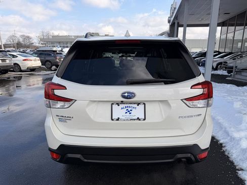 Used 2019 Subaru Forester Premium image 4