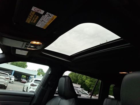 Used 2022 Toyota Highlander XSE FWD image 16