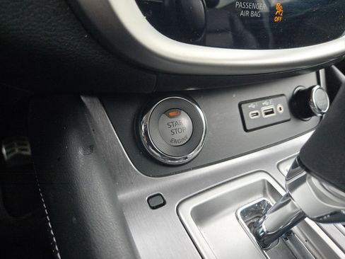 Used 2024 Nissan Murano SV w/ SV Midnight Edition Package FWD image 9