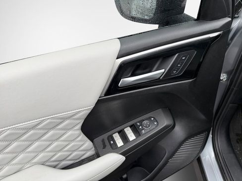 Used 2024 Mitsubishi Outlander SEL image 14