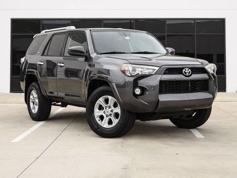 Used 2016 Toyota 4Runner SR5 4x2 4dr SUV image 1