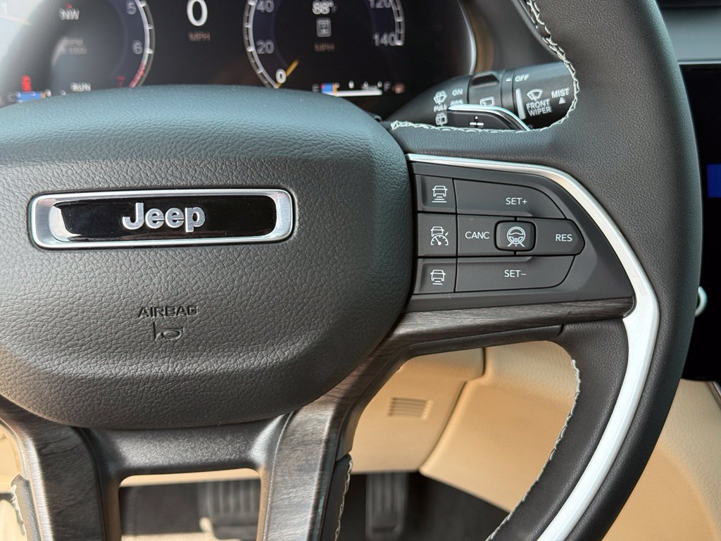 New 2027 Jeep Grand Cherokee Limited AWD/4WD image 15