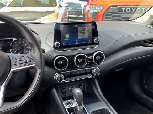 Used 2025 Nissan Sentra SV FWD image 7
