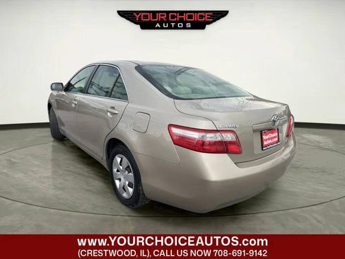 Used 2009 Toyota Camry LE FWD image 3