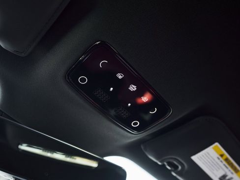 Used 2022 Ferrari SF90 Stradale image 81