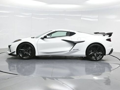New 2025 Chevrolet Corvette Z06 w/ Z07 Performance Package RWD image 31