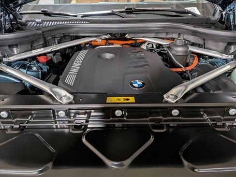 New 2026 BMW X5 xDrive50e w/ Executive Package AWD/4WD image 18