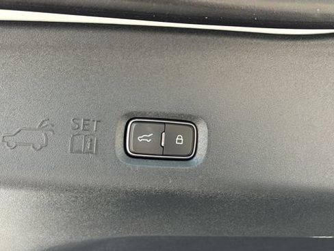 Used 2025 Ford Expedition Platinum w/ Driver's Package AWD/4WD image 34