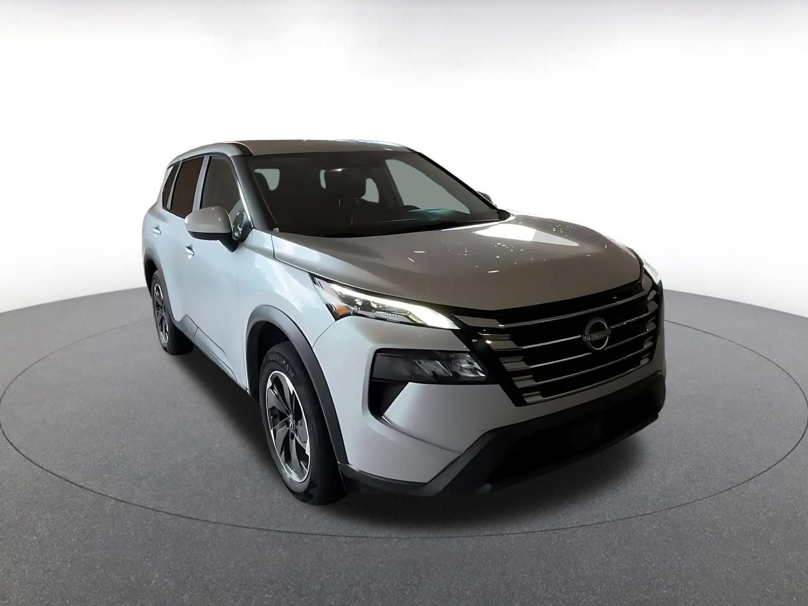 Used 2025 Nissan Rogue SV FWD image 3