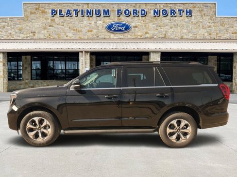 New 2027 Ford Expedition Active RWD image 3