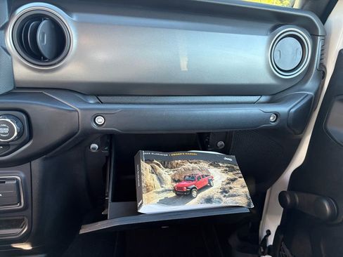 Used 2023 Jeep Gladiator Sport w/ Trailer Tow Package image 10