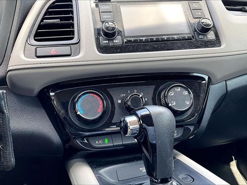 Used 2021 Honda HR-V LX image 35