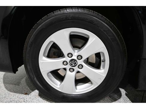 Used 2018 Toyota Sienna LE FWD image 12