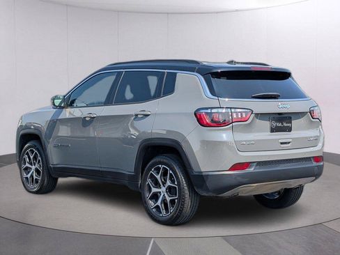 Used 2024 Jeep Compass Limited AWD/4WD image 3
