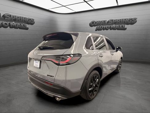 Used 2025 Honda HR-V Sport image 5
