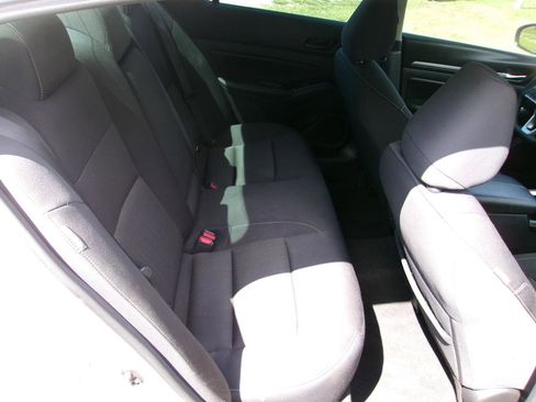 Used 2023 Nissan Altima 2.5 SV FWD image 16
