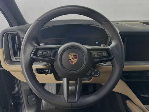Certified 2025 Porsche Cayenne image 14