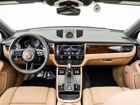 New 2026 Porsche Macan image 23