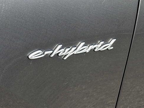 Used 2025 Porsche Cayenne E-Hybrid AWD/4WD image 31