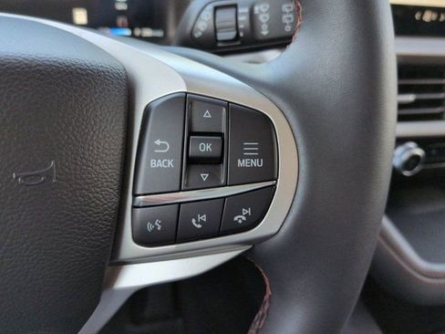 Used 2025 Ford Explorer Active RWD image 24
