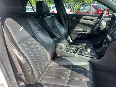 Used 2019 Chrysler 300 S RWD image 14