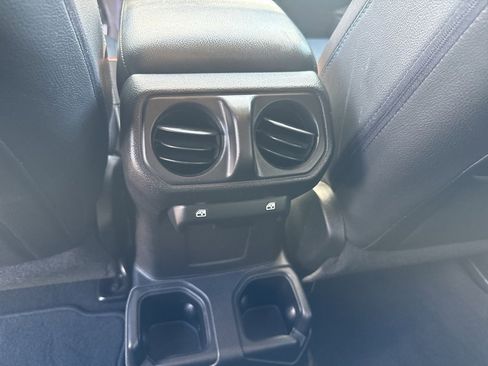 Used 2019 Jeep Wrangler Unlimited Sport S image 18