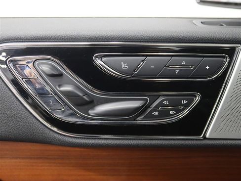 Used 2020 Lincoln Navigator L Reserve w/ Luxury Package image 40