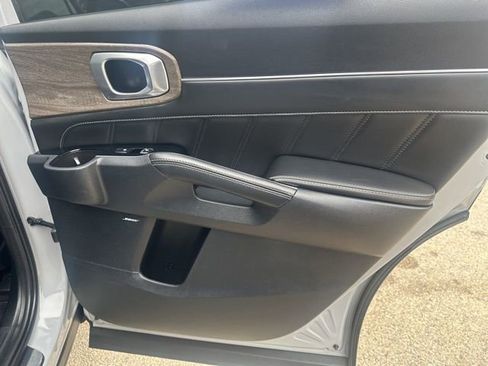 Used 2022 Kia Sorento SX Prestige image 10