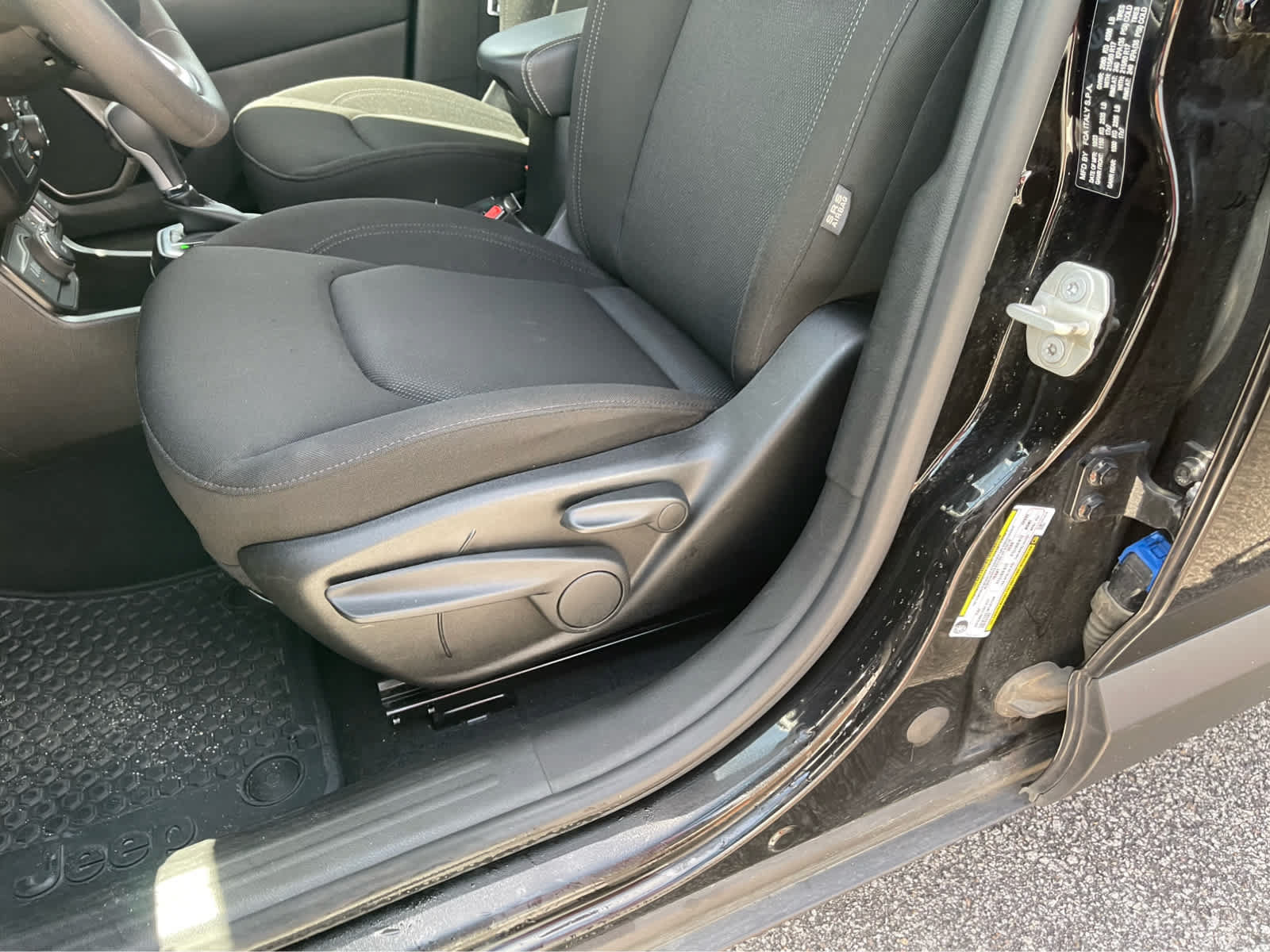 Used 2023 Jeep Renegade Latitude AWD/4WD image 13