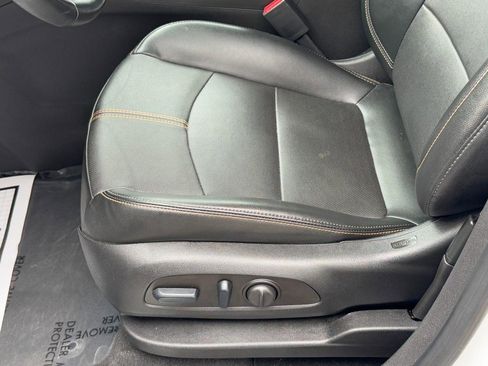 Used 2023 Chevrolet Equinox Premier FWD image 26