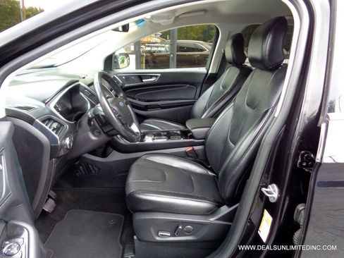 Used 2019 Ford Edge Titanium AWD/4WD image 9