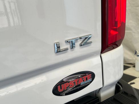 Used 2021 Chevrolet Silverado 2500 LTZ w/ Z71 Chrome Sport Edition AWD/4WD image 17
