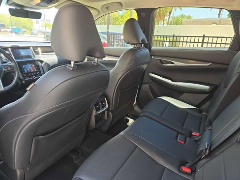 Used 2023 INFINITI QX50 Luxe FWD image 11