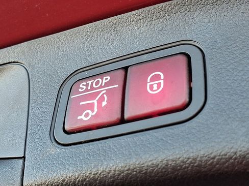 Used 2021 Mercedes-Benz GLA 250 4MATIC image 30