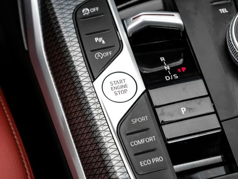 Used 2025 BMW 330i xDrive Sedan image 25