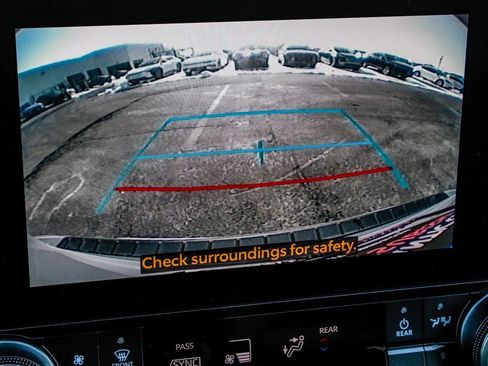 Used 2025 Toyota Highlander XSE AWD/4WD image 21