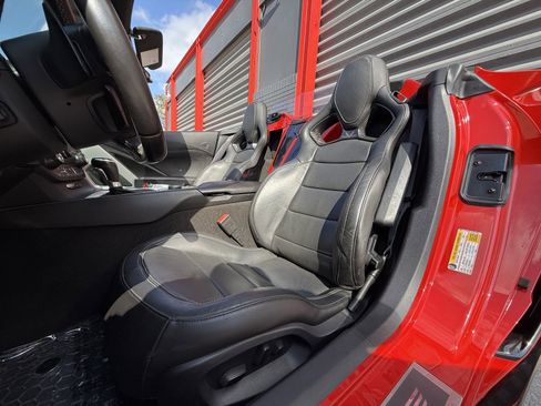 Used 2015 Chevrolet Corvette Z06 w/ 3LZ Preferred Equipment Group image 19