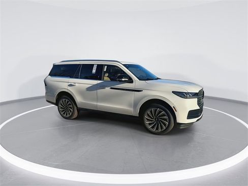 New 2025 Lincoln Navigator Black Label image 2