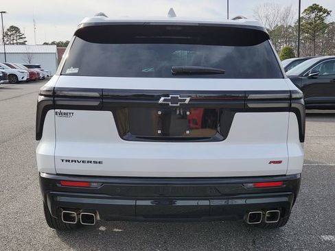 Used 2024 Chevrolet Traverse RS image 4