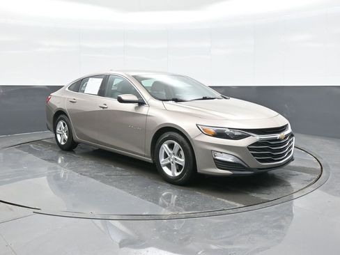 Used 2022 Chevrolet Malibu LS w/ Driver Confidence Package II image 1